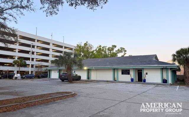 Office Building Next to Sarasota Memorial Hospital — Office for lease in Sarasota, FL